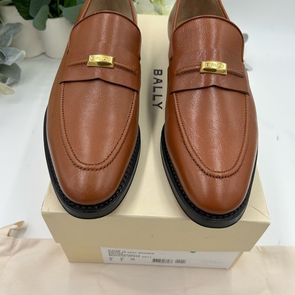 Men\'s Bally scribe  grain Leather loafers size 9, made in Italy main image 6